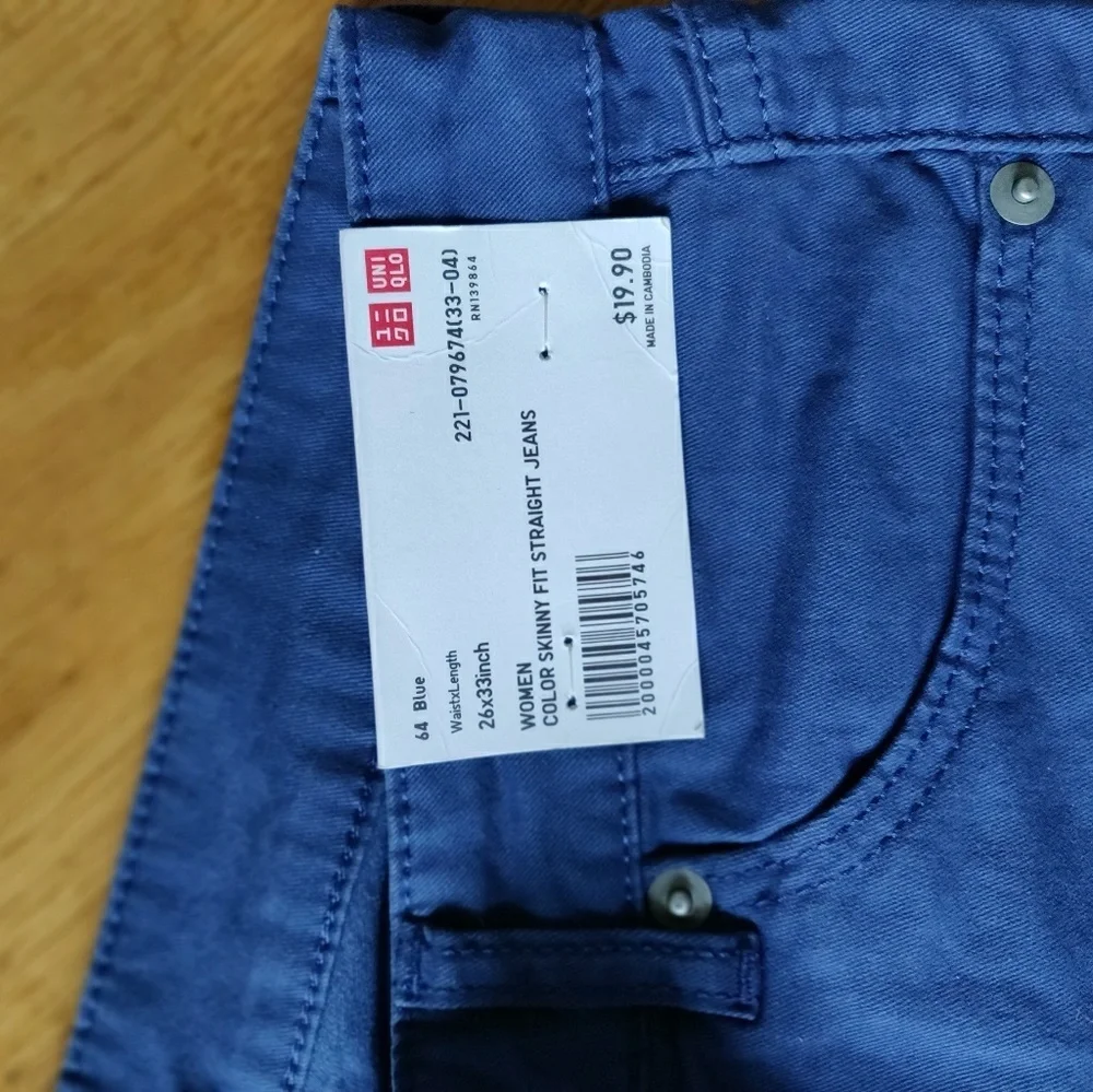 Uniqlo NWT Skinny Fit blue pants 26" X 33" - Picture 2 of 5